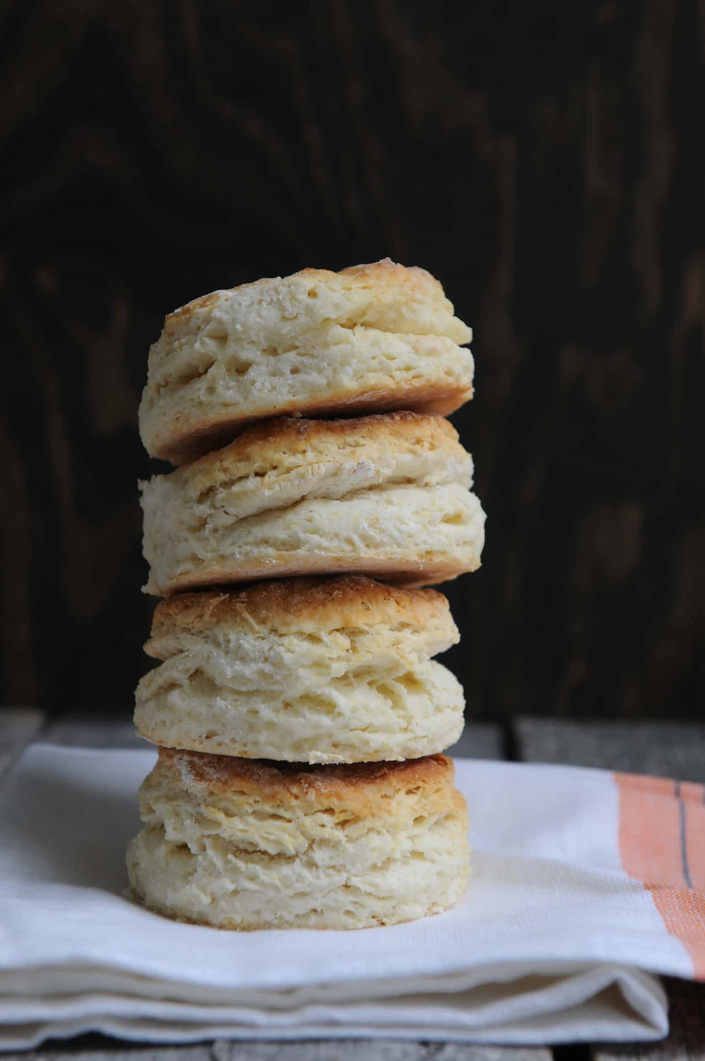 Biscuits artisanaux belges sortant du four